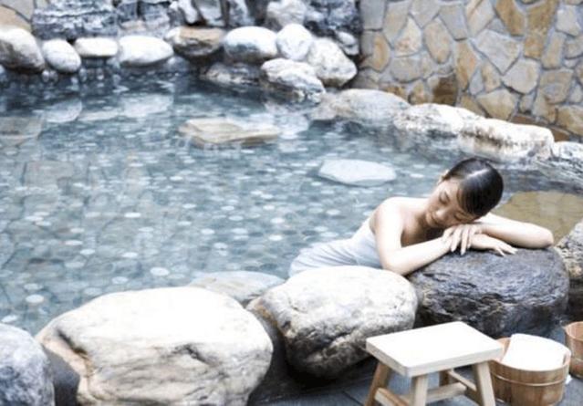 國內旅客來日本泡溫泉,習俗不同于國內,直言:真開放呢