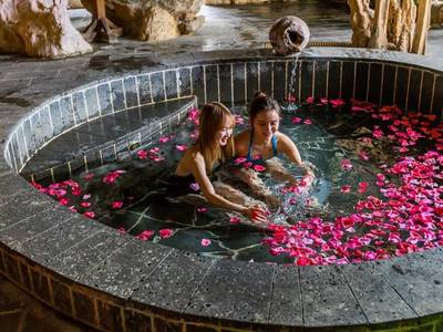 冰火串線，玩轉羅田——漂流進士河、養生三里畈溫泉、避暑薄刀峰勁爽來襲！