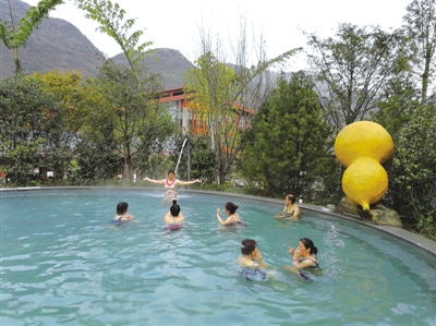 落別溫泉 山野間的溫潤寶藏，何以備受游客青睞？